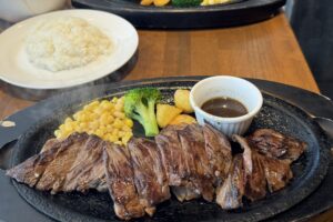 リフォーム会社社長の“どうしようもない”日常”昼はステーキ、夜は居酒屋、最後はラーメンで締める